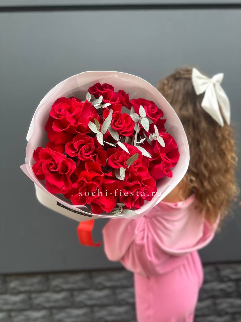 Красные французские розы — доставка цветов Старом Осколе