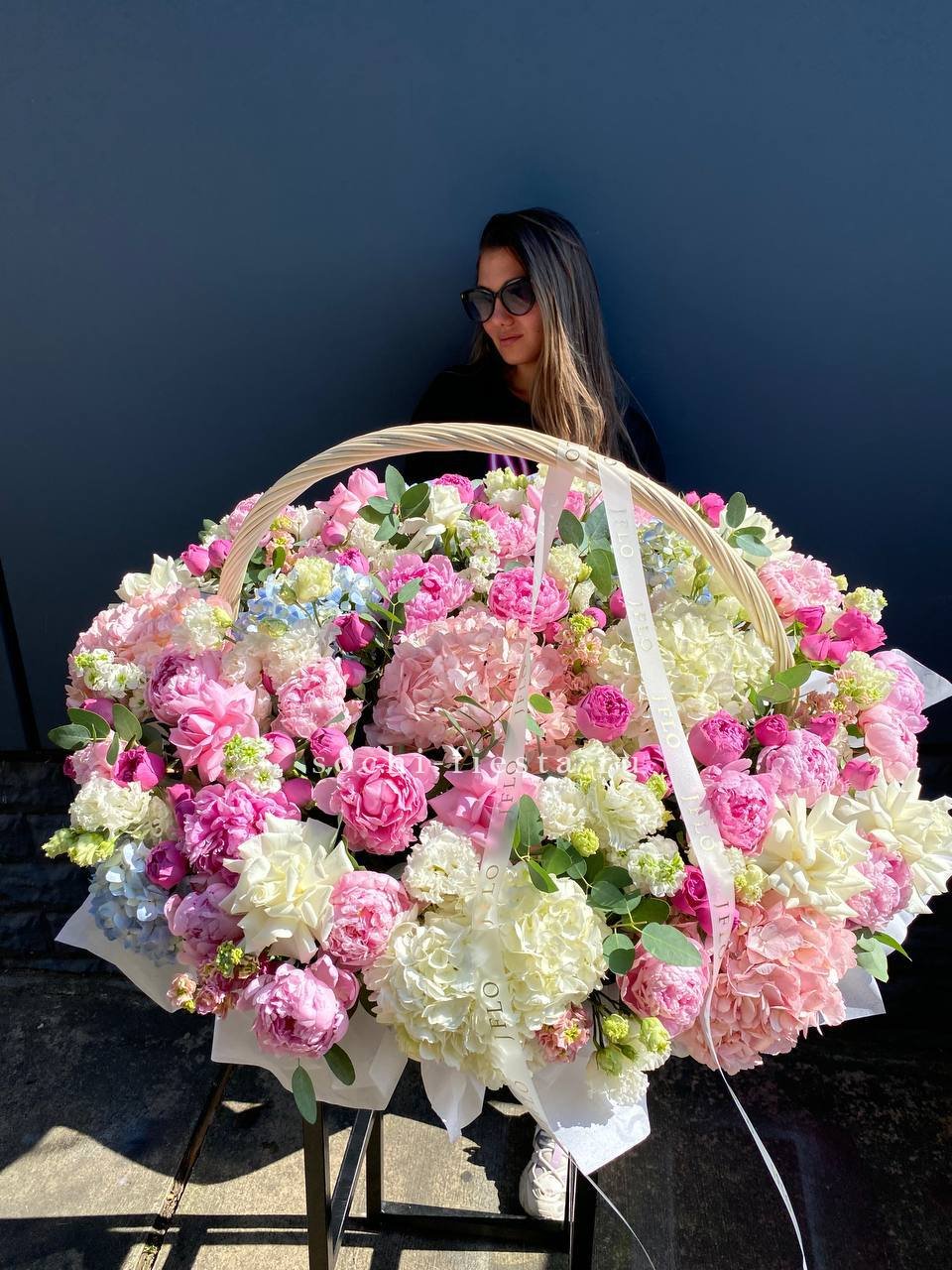 Премиум цветочная корзина в Старом Осколе