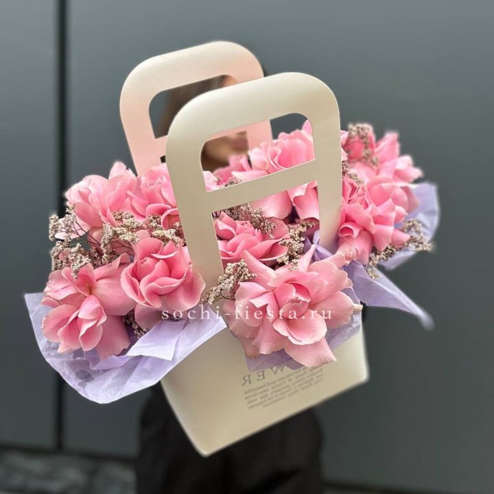 Сумочка розовых роз "Плинки" в Старом Осколе