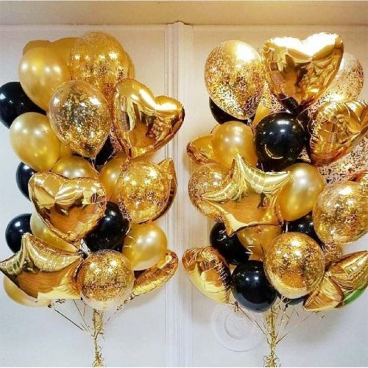 Фонтан шаров "Чёрное золото" в Старом Осколе