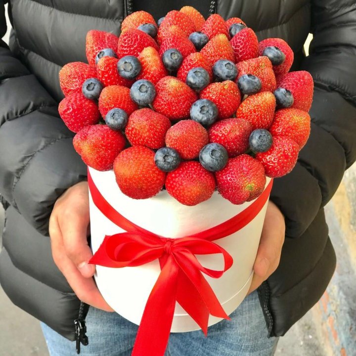 Клубничный бокс №3 в Старом Осколе