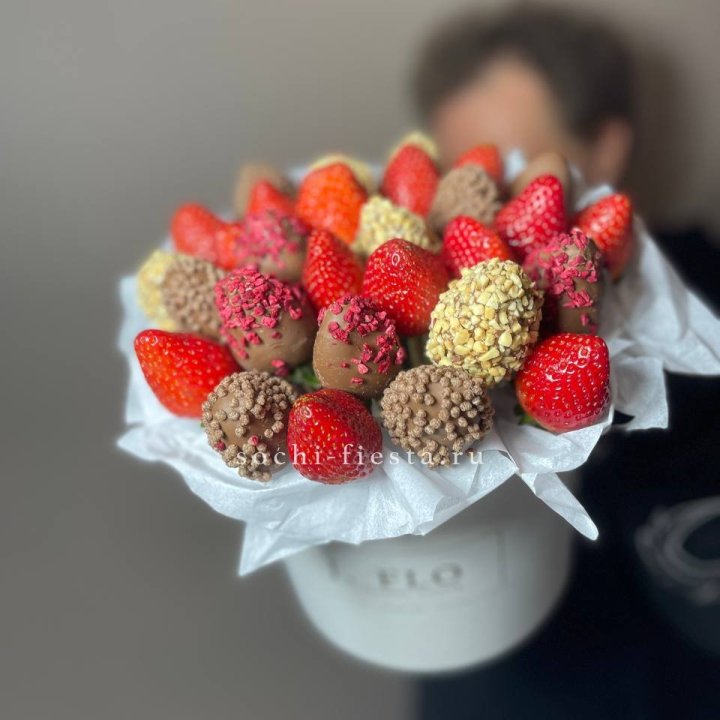 Клубника в боксе 30 ягод в Старом Осколе