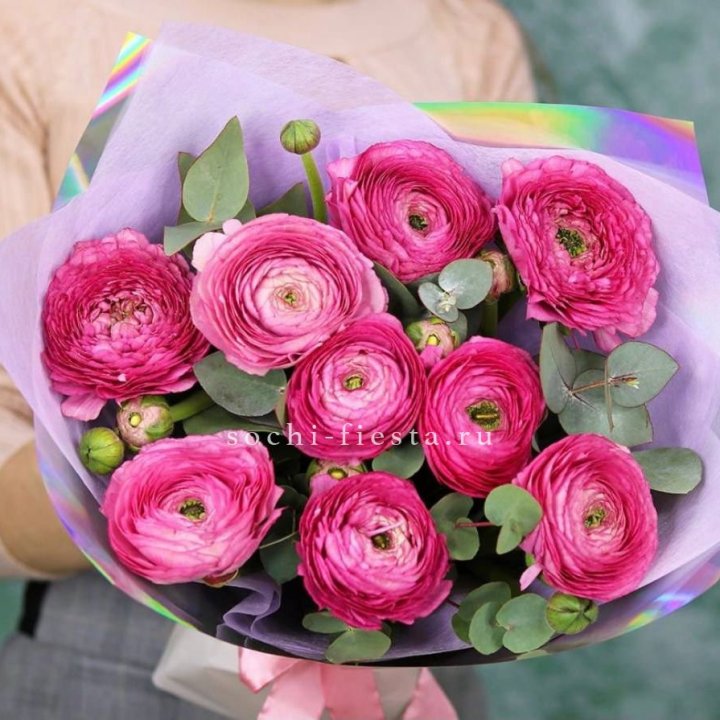 Ранункулюсы с эвкалиптом №2 в Старом Осколе