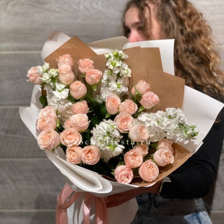 Букет бомбасти и маттиола в Старом Осколе