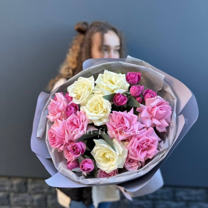 Букет французских и пионовидных роз в Старом Осколе