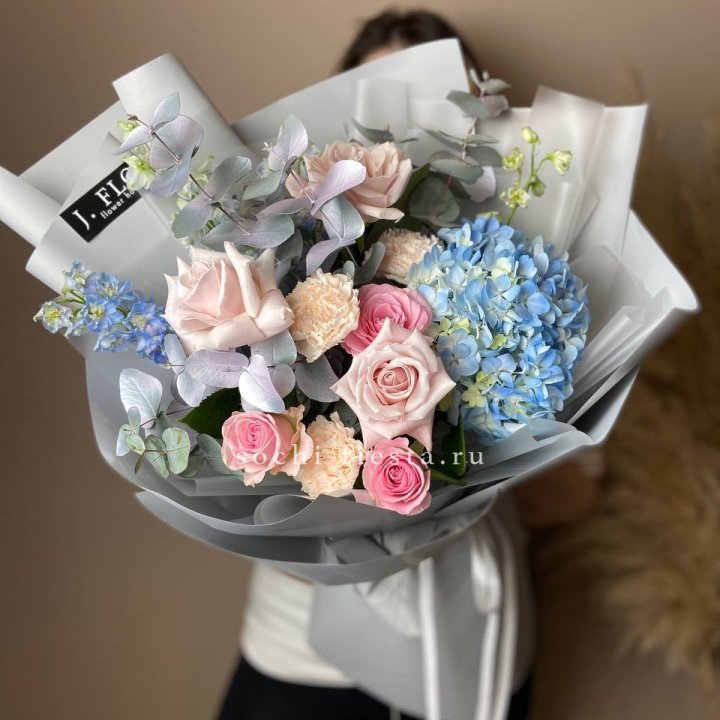 Букет с гортензией № 4 в Старом Осколе