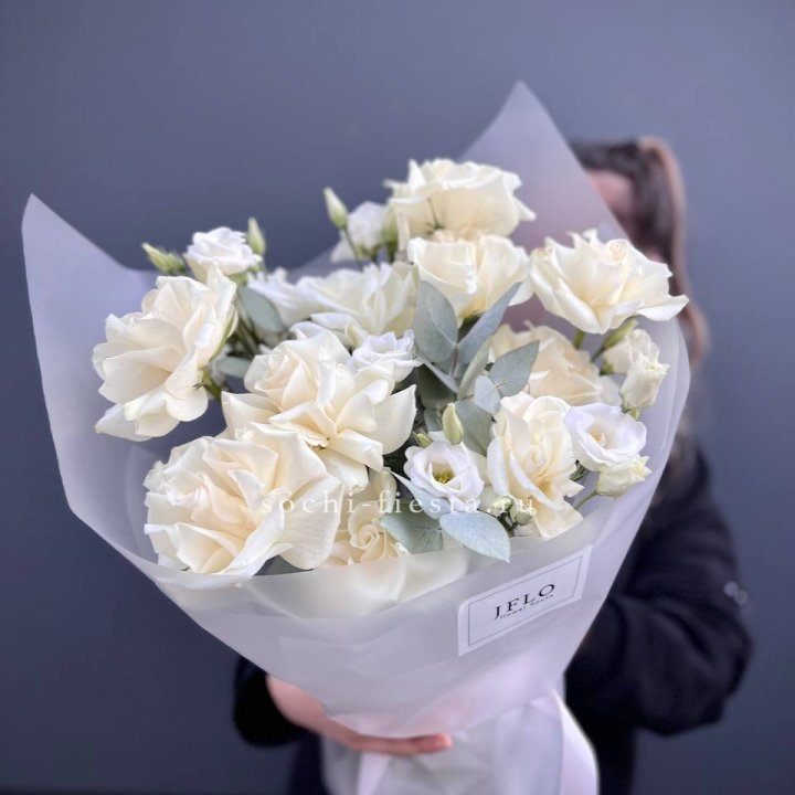 Букет французских роз и эустомы  в Старом Осколе