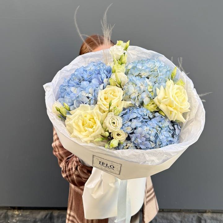 Букет "Глубина глаз" с доставкой в Старом Осколе