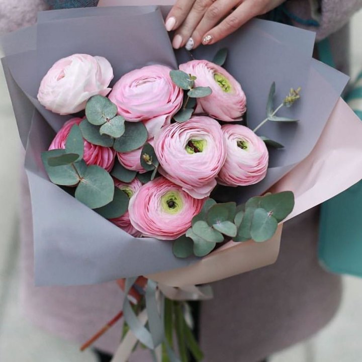 Ранункулюсы с эвкалиптом №1 в Старом Осколе