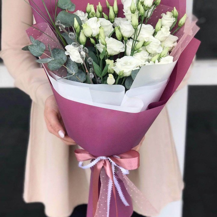 Эустомы с эвкалиптом в Старом Осколе