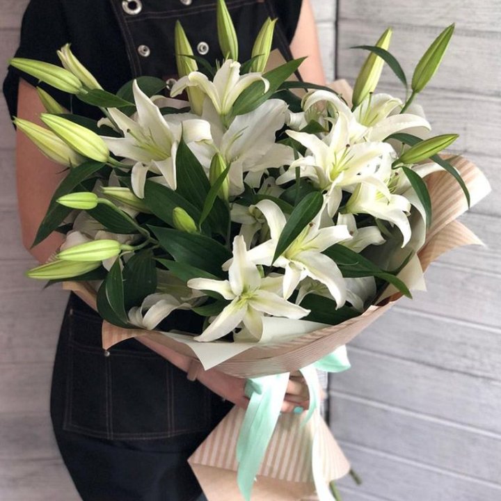 Букет белых лилий в Старом Осколе