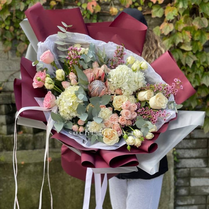 Авторский букет с протеей №1 в Старом Осколе