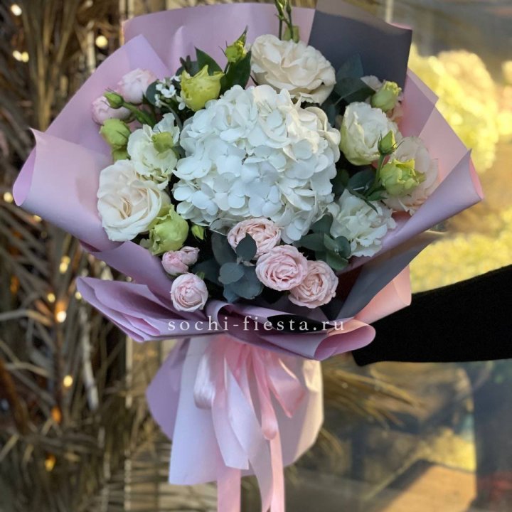 Букет с гортензией №3 в Старом Осколе