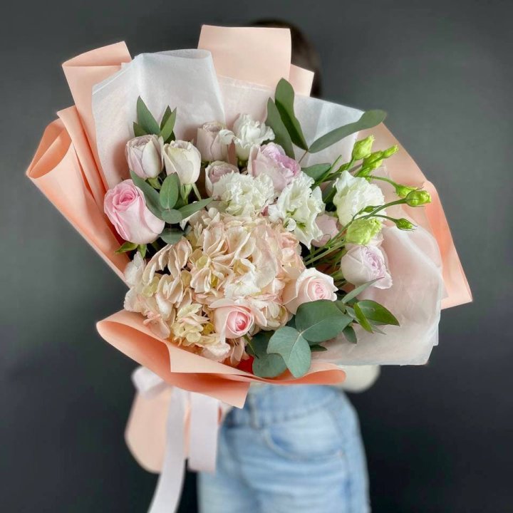 Букет с гортензией "Клодс" в Старом Осколе