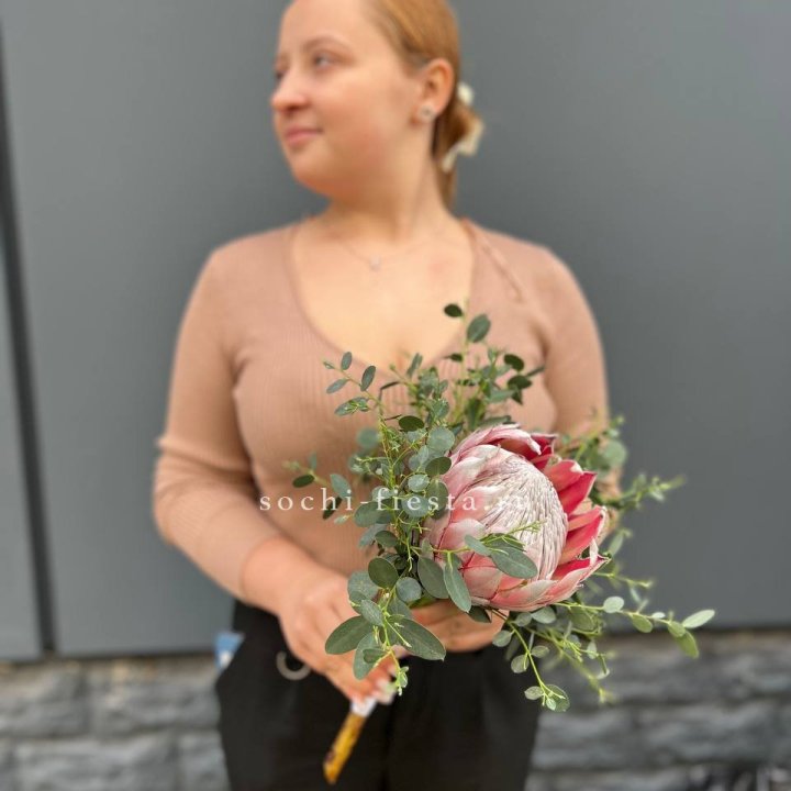 Свадебный букет "Протея" в Старом Осколе