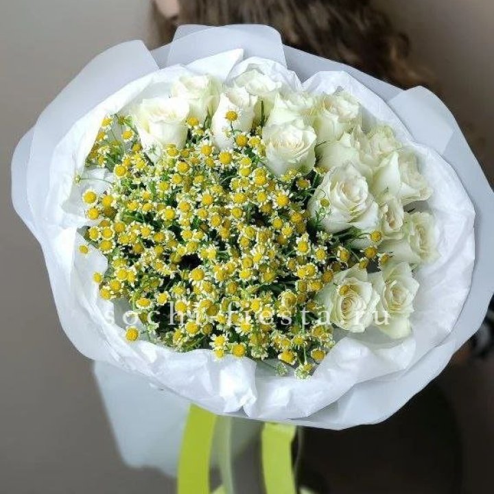 Букет ромашек и роз "Полина" в Старом Осколе