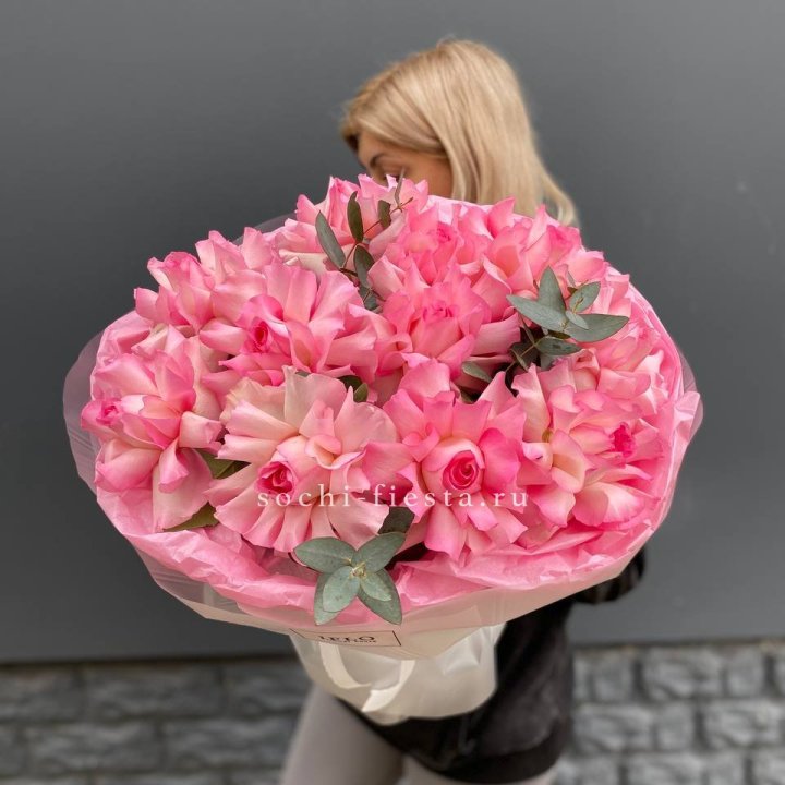 11 французских роз с доставкой в Старом Осколе