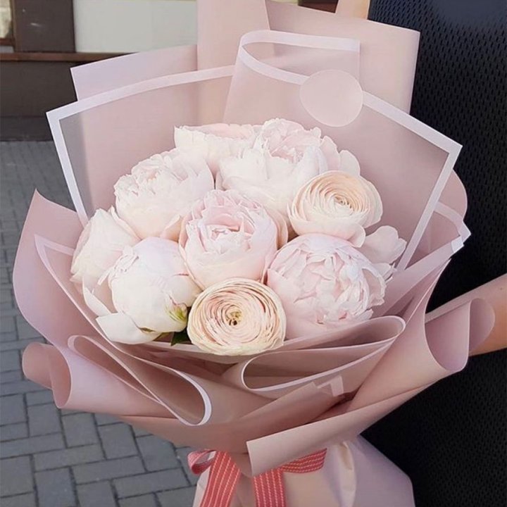 Пионы и ранункулюсы в Старом Осколе