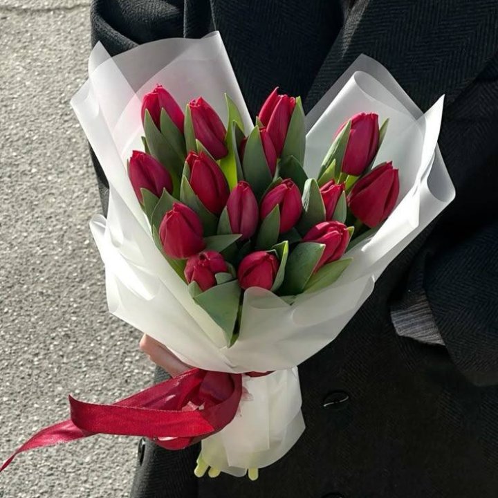 15 красных тюльпанов в Старом Осколе