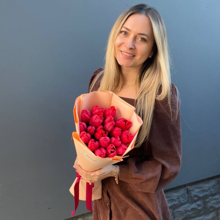  19 красных тюльпанов в Старом Осколе