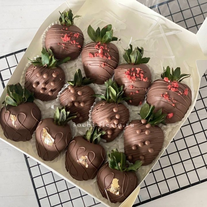 Клубника в шоколаде 12 ягод в Старом Осколе