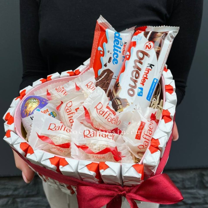 Подарочный набор сердце с Киндерами и Рафаэлло в Старом Осколе