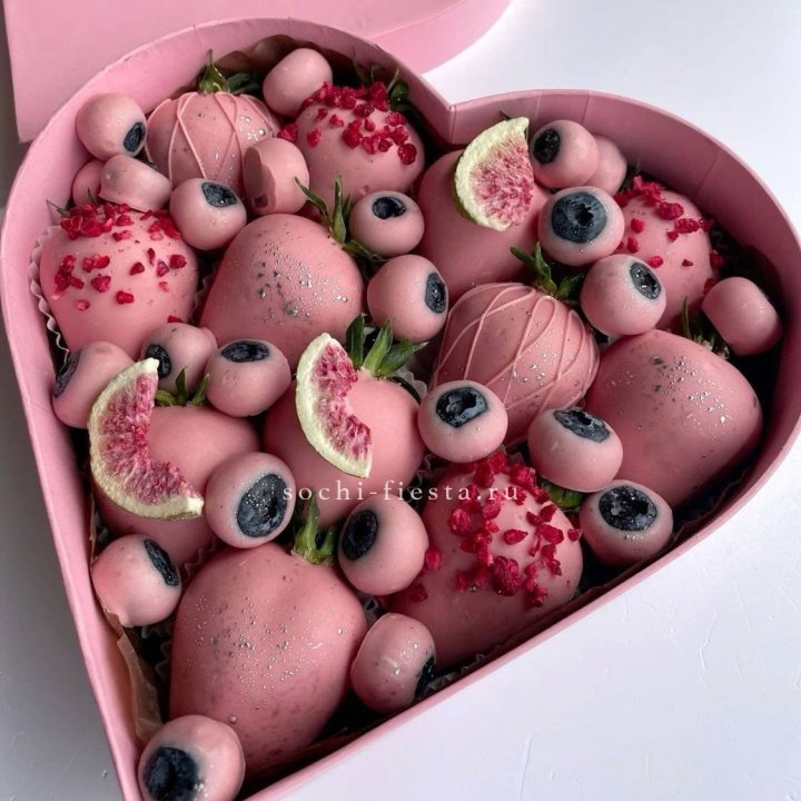 Клубника в шоколаде Сердце в Старом Осколе