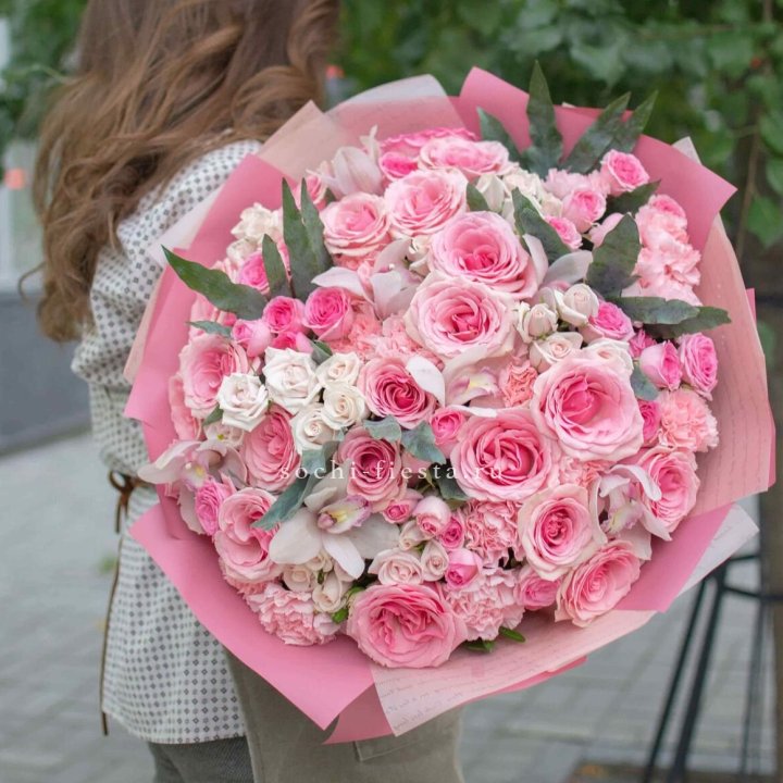 Дизайнерский букет "Барби" в Старом Осколе