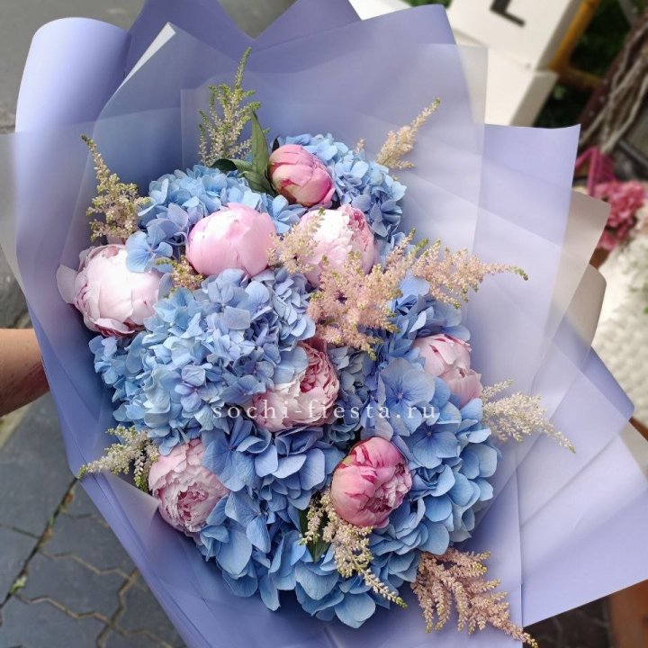 Дизайнерский букет с гортензией №3 в Старом Осколе
