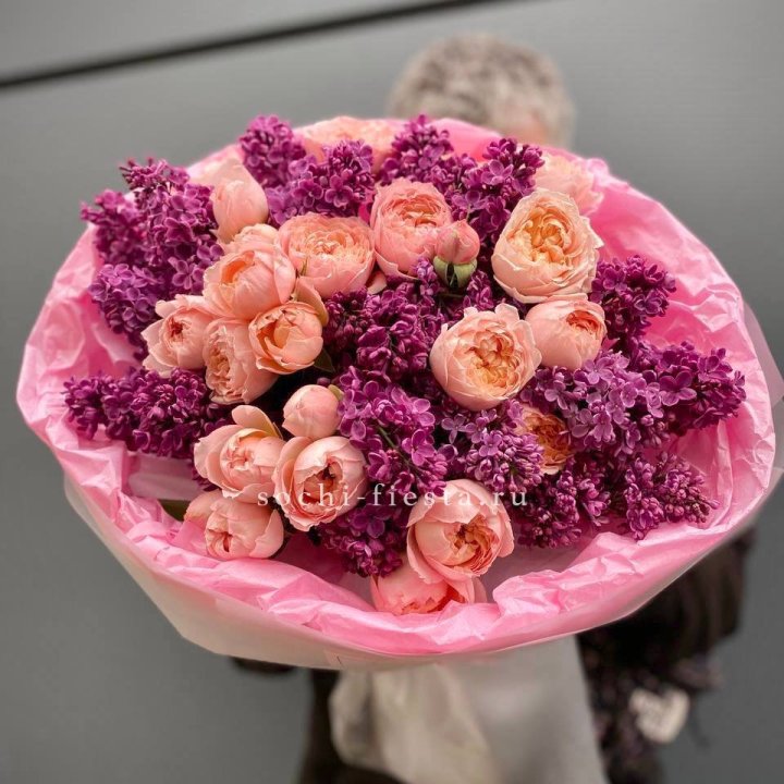  Дуо букет из кустовых роз и сирени в Старом Осколе