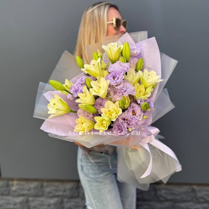  Букет лилий и эустом в Старом Осколе