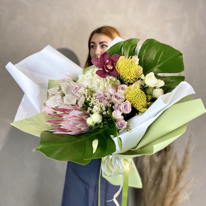 Дизайнерский букет экзотики в Старом Осколе