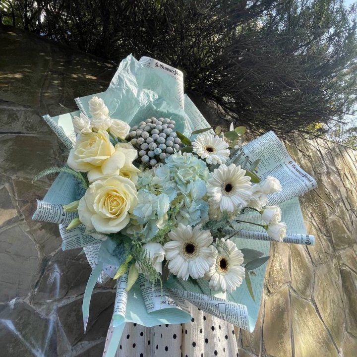 Дизайнерский букет "Линдж-блю" в Старом Осколе