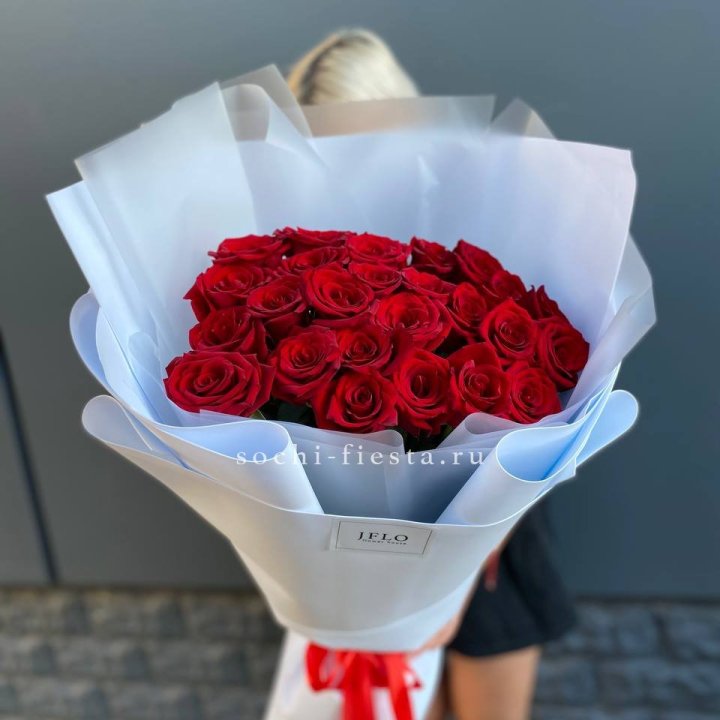 25 высоких роз  в Старом Осколе