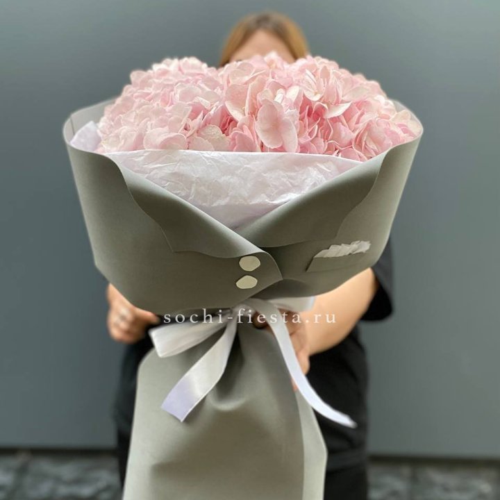  Букет  пиджачок из 5 гортензий в Старом Осколе