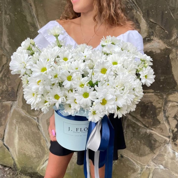 Коробка с хризантемами №2 в Старом Осколе