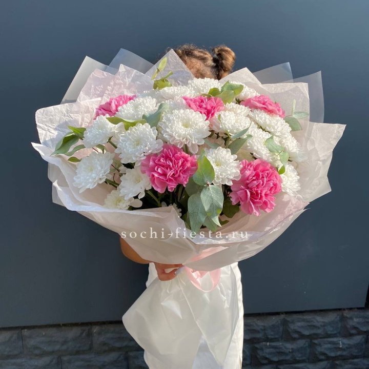  Букет  хризантем и диантусов "Воздушный" в Старом Осколе