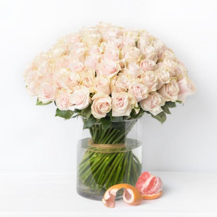 101 кремовая роза в Старом Осколе