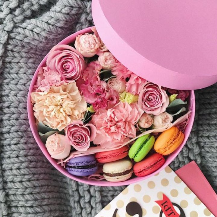 Цветочный бокс пинк в Старом Осколе