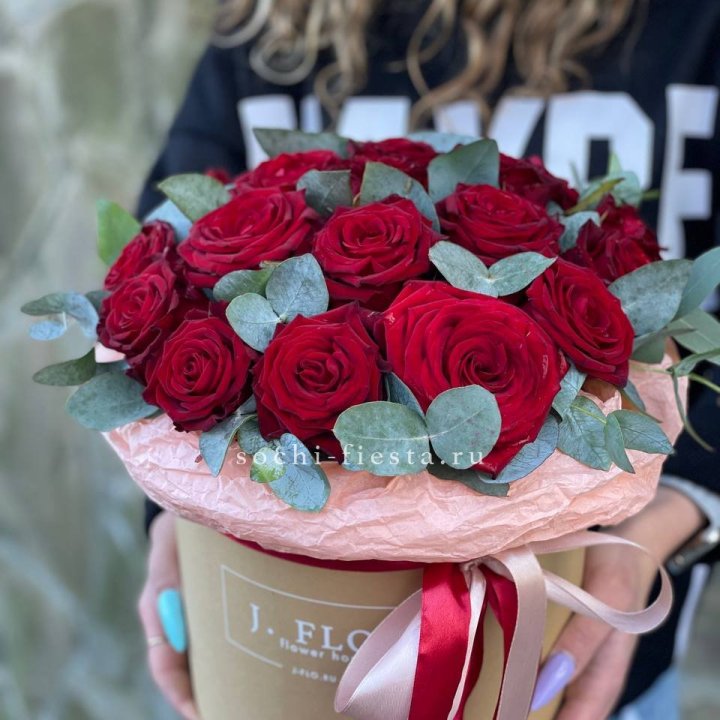 21 Красная роза в боксе №1 в Старом Осколе