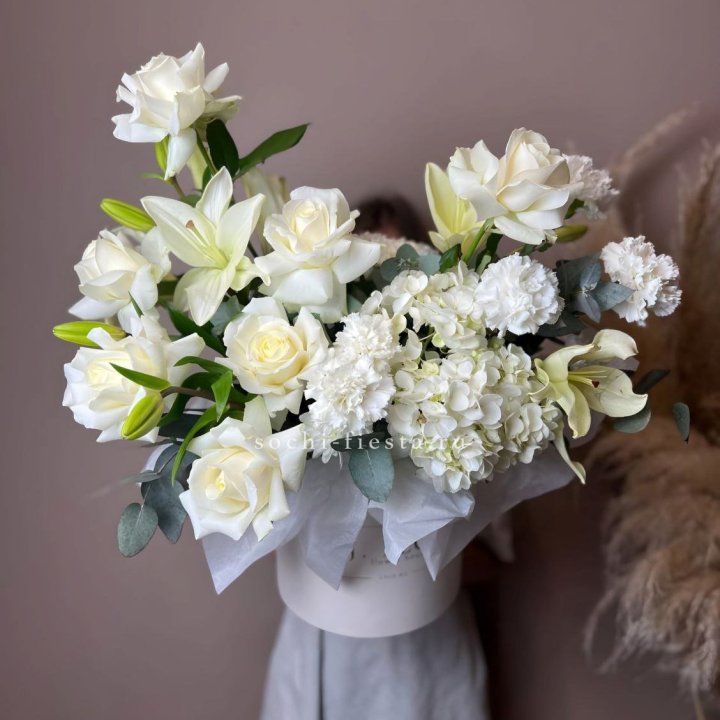 Цветочный бокс "Вайт дримс" в Старом Осколе