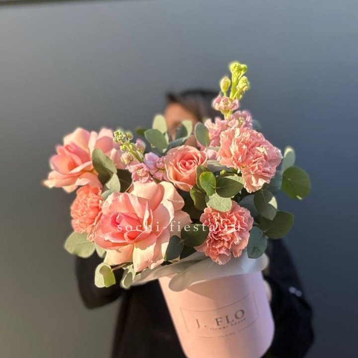 Цветы в боксе "Сизара" в Старом Осколе