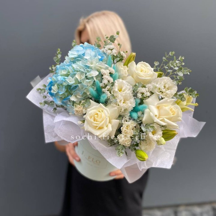 Цилиндр в голубых оттенках №1 в Старом Осколе