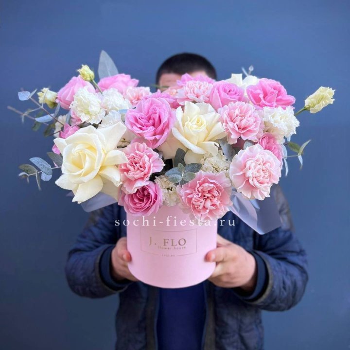 Цветочный бокс "Памела" в Старом Осколе