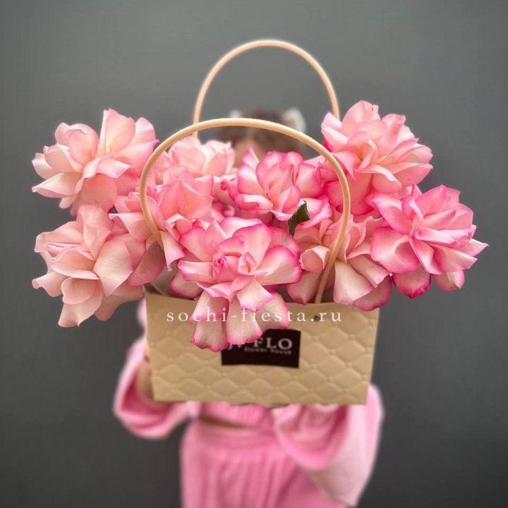 Сумочка розовых роз Венди в Старом Осколе