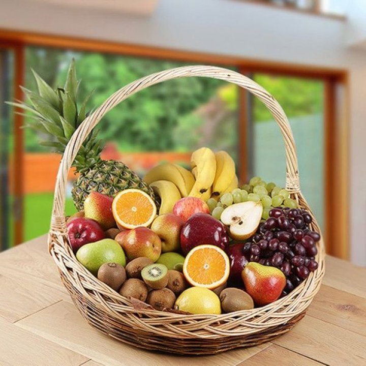 Фруктовая корзина №1 с доставкой в Старом Осколе