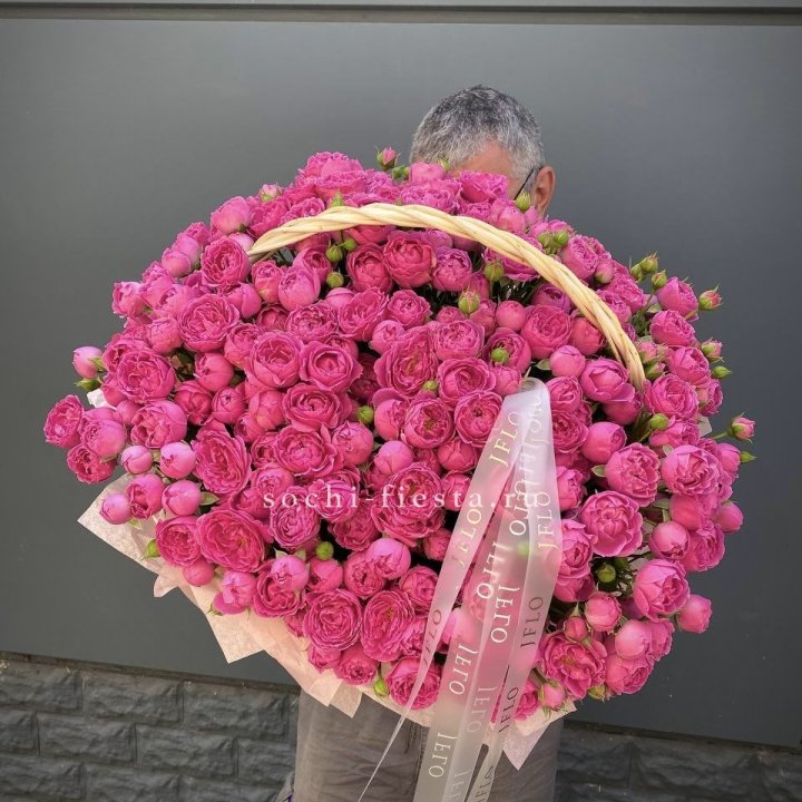 Корзина роз Мисти Баблс 151 в Старом Осколе