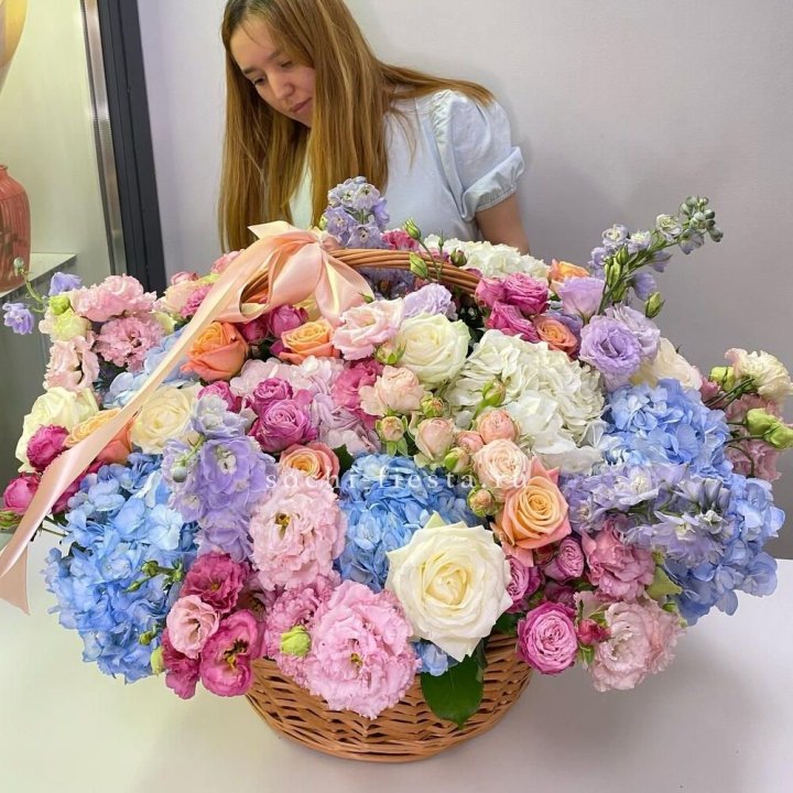 Авторская корзина "Экстра" с доставкой в Старом Осколе