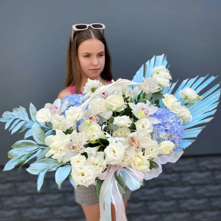 Цветочная корзина "Блю винч" в Старом Осколе