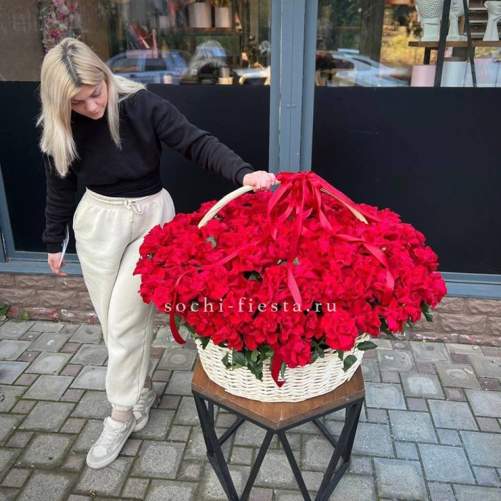 201 французская красная роза в Старом Осколе